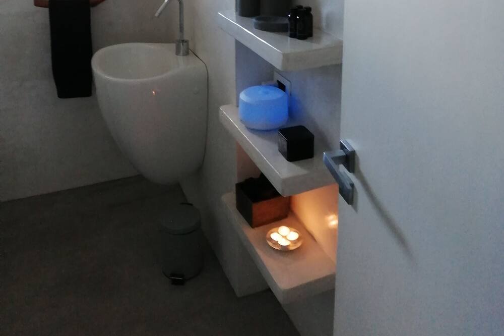 Photo of Bathroom in Rekhale