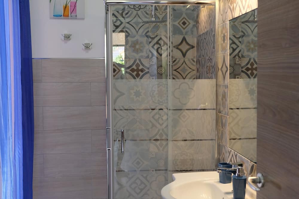 Photo of Bathroom in San Giorgio-Librino-San Giuseppe la Rena-Zia Lisa-Villaggio Sant'Agata
