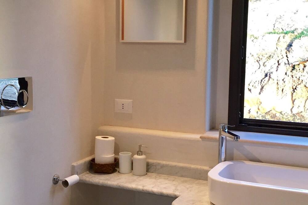 Photo of Bathroom in Noto