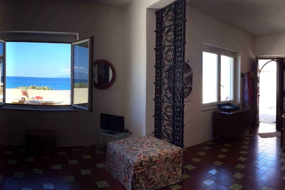 Photo of Livingroom in Barcellona Pozzo di Gotto