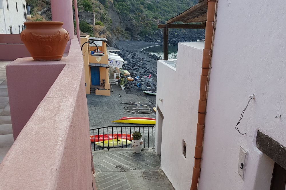 Photo of Patio Balcony in Leni