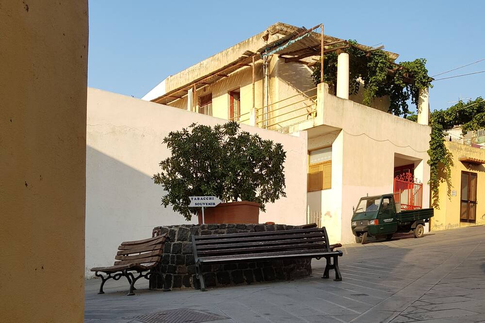 Photo of Outdoor in Leni