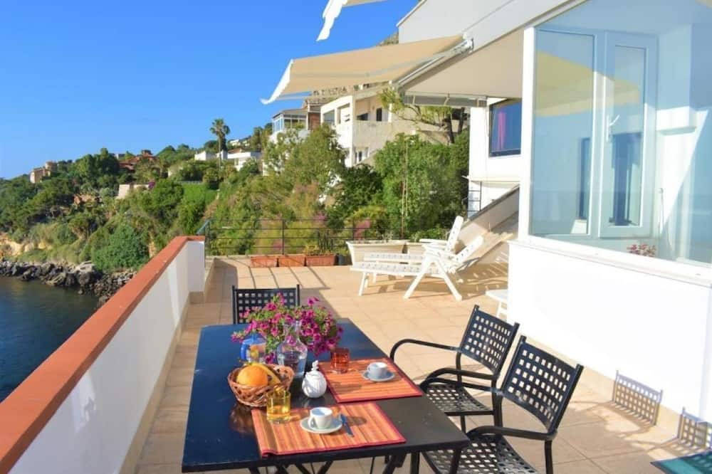Photo of Patio Balcony in Aspra