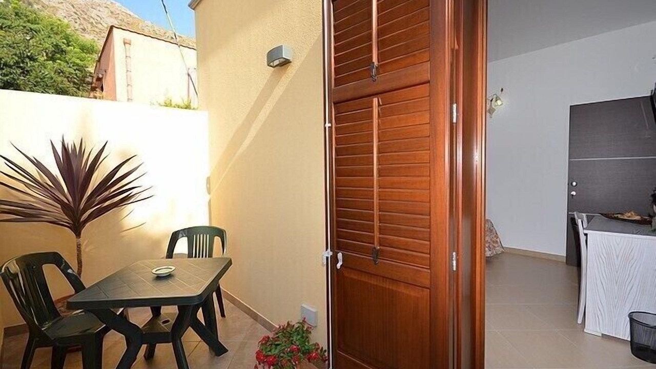 Photo of Patio Balcony in Macari