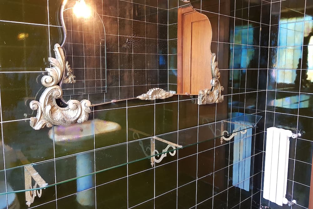 Photo of Bathroom in Cannizzaro