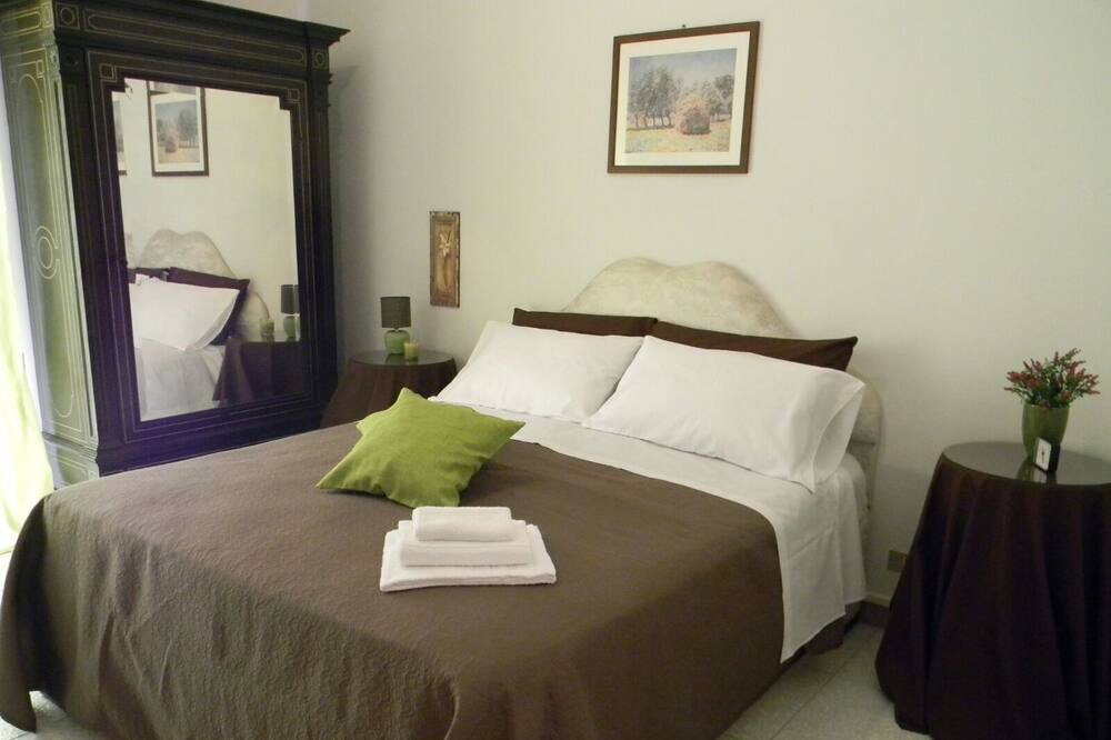 Photo of Bedroom in Arenella