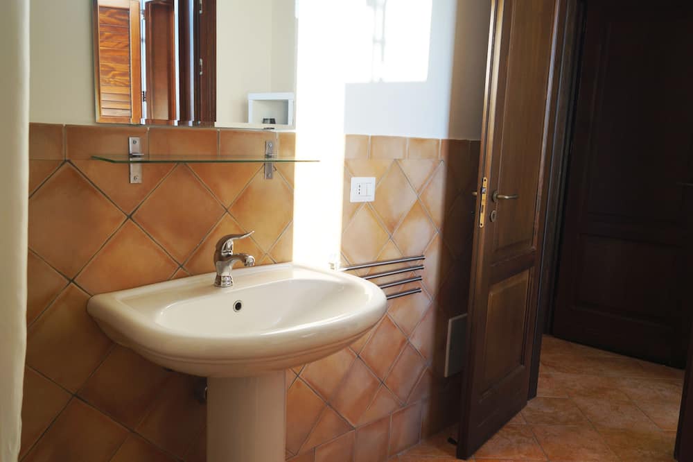 Photo of Bathroom in Campofelice di Roccella