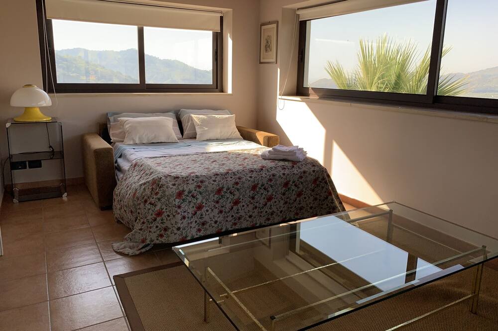 Photo of Bedroom in Mitogio