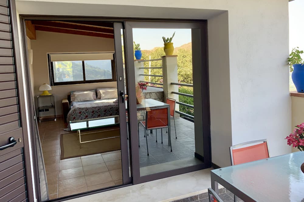 Photo of Patio Balcony in Mitogio