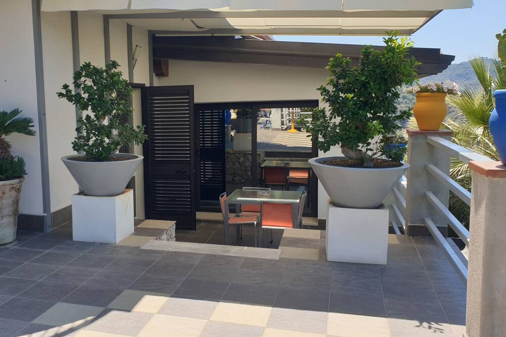 Photo of Patio Balcony in Mitogio