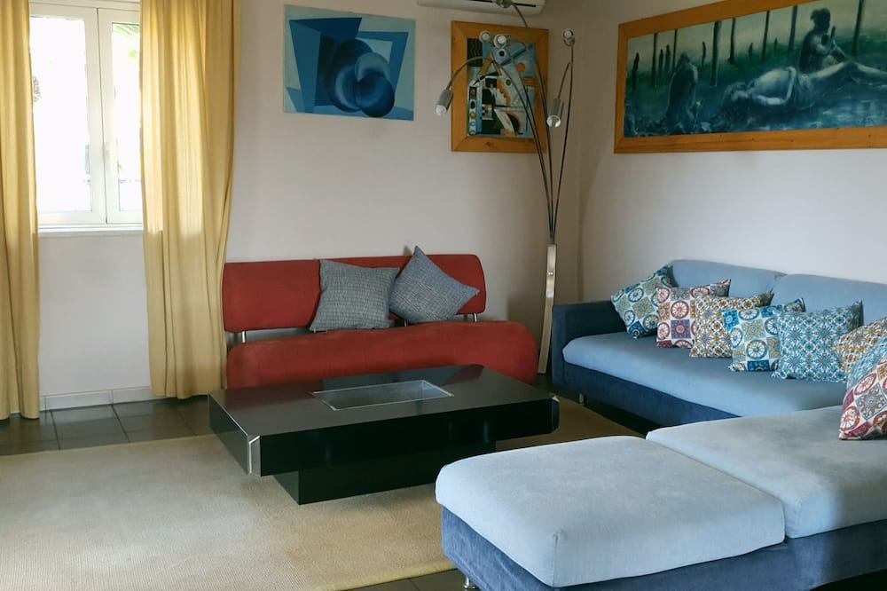 Photo of Livingroom in Mitogio