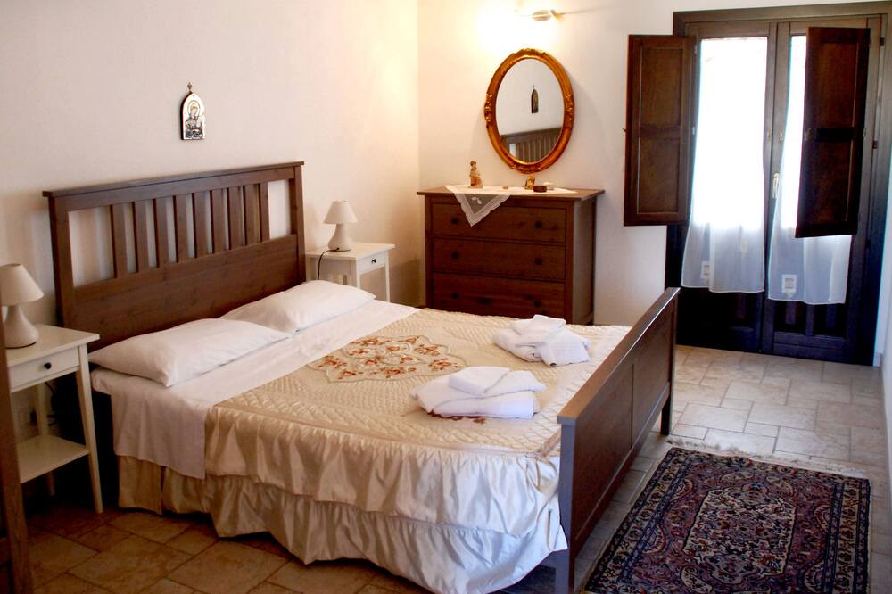 Photo of Bedroom in Avola