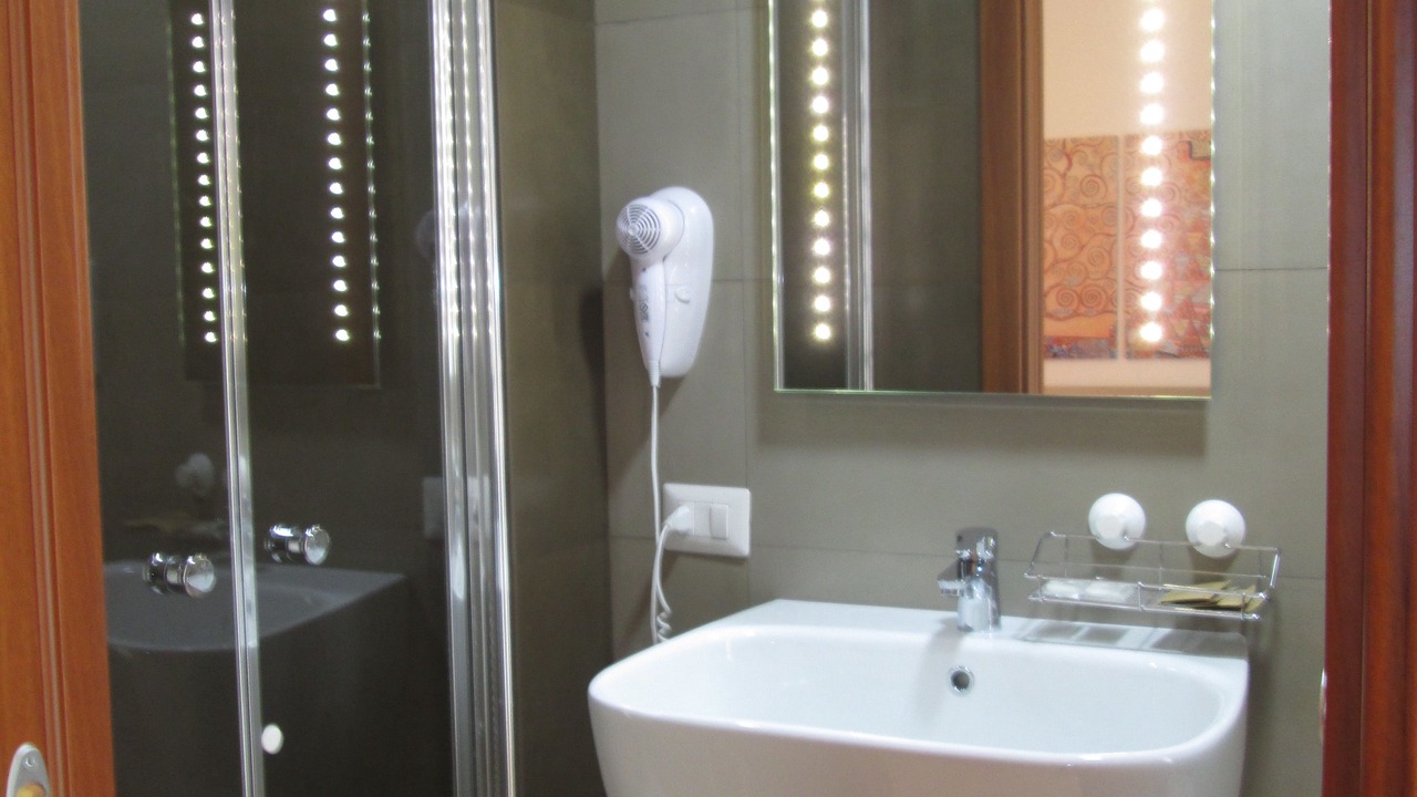 Photo of Bathroom in Gela