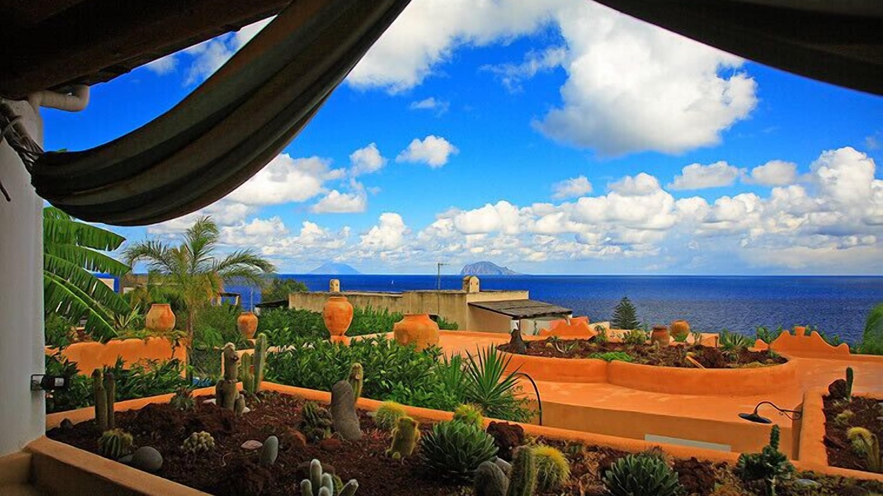 Photo of Patio Balcony in Santa Marina Salina