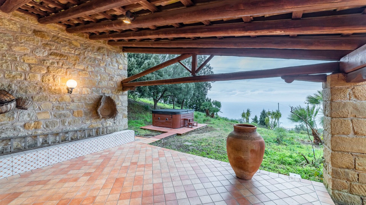Photo of Patio Balcony in Reitano
