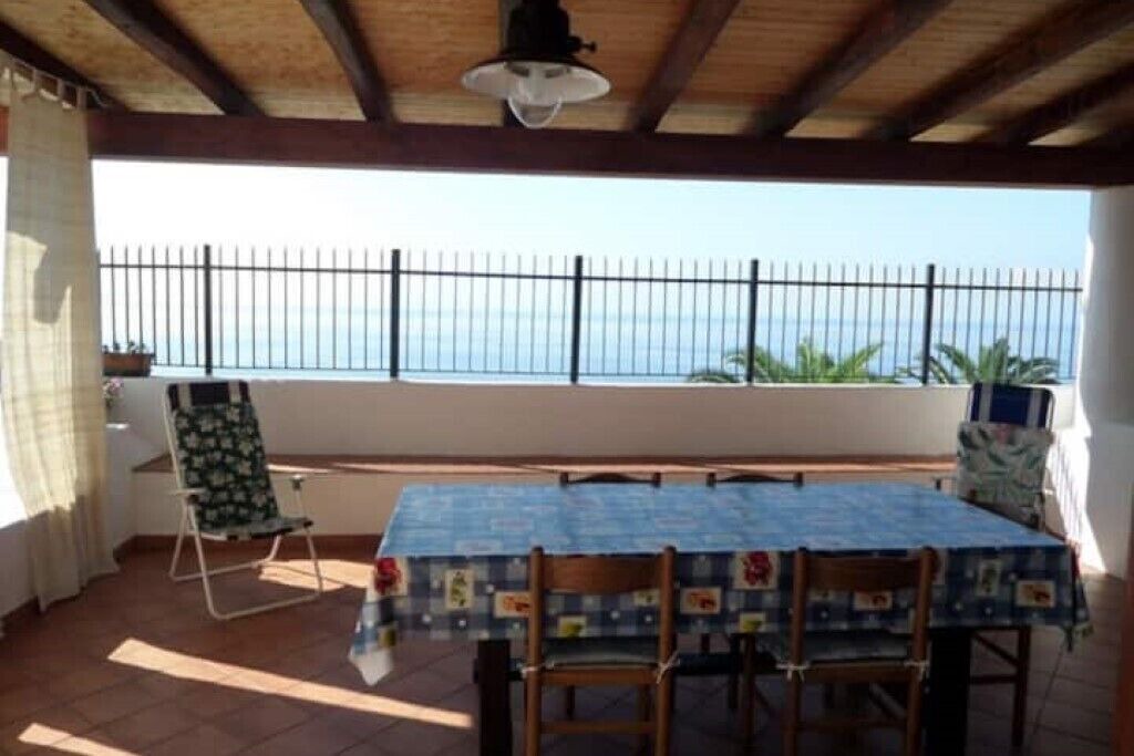 Photo of Outdoor in Leni