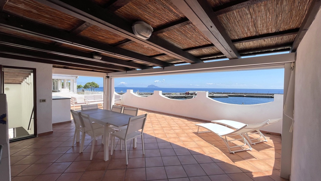 Photo of Patio Balcony in Santa Marina Salina