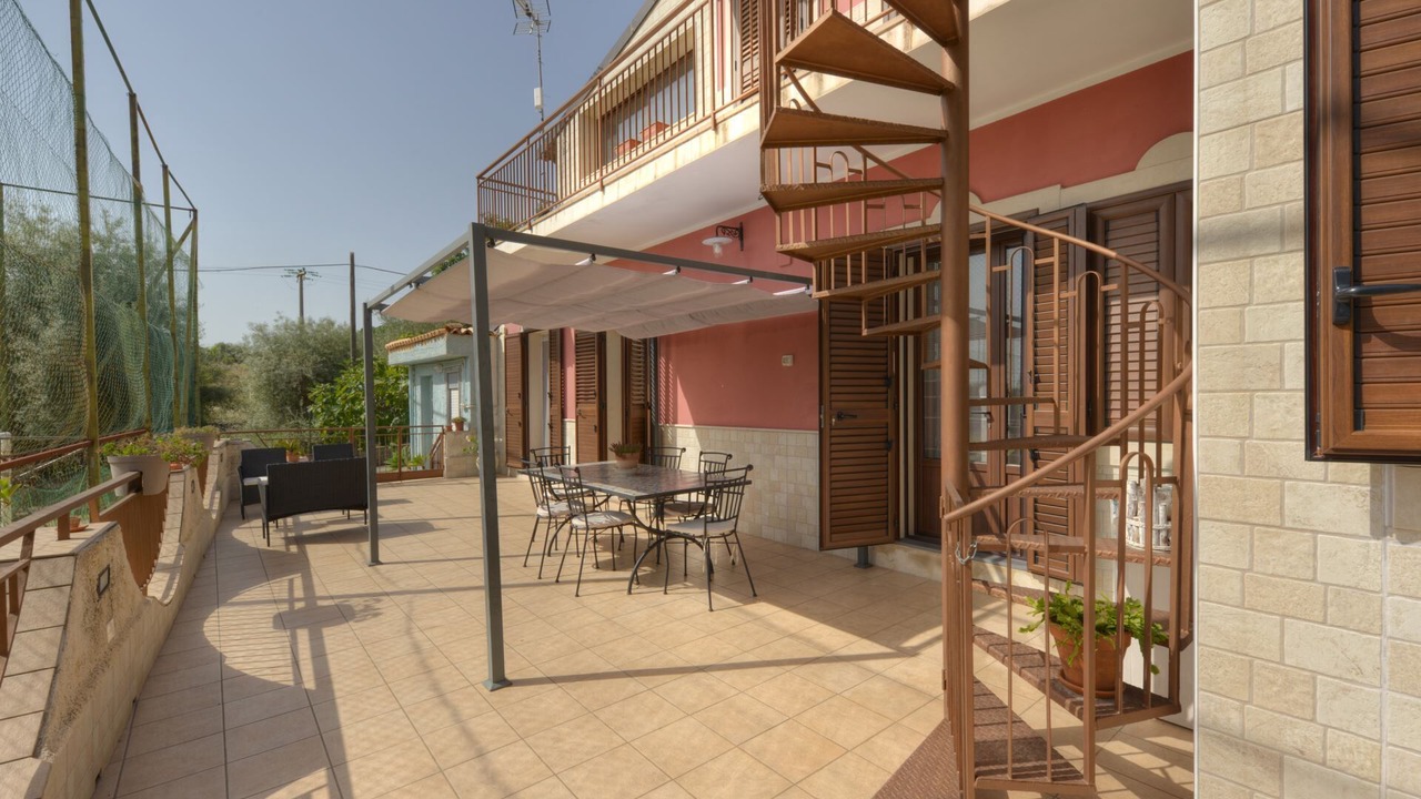 Photo of Outdoor in Solarino