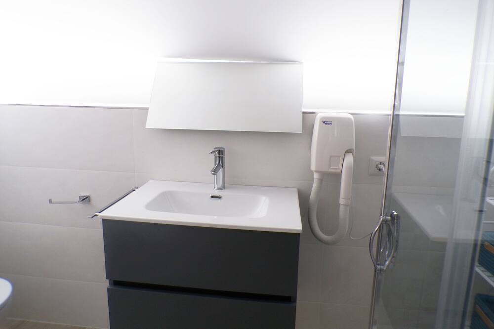 Photo of Bathroom in Mistretta