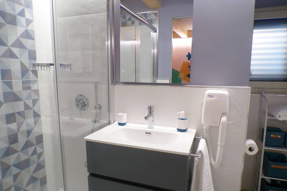 Photo of Bathroom in Mistretta