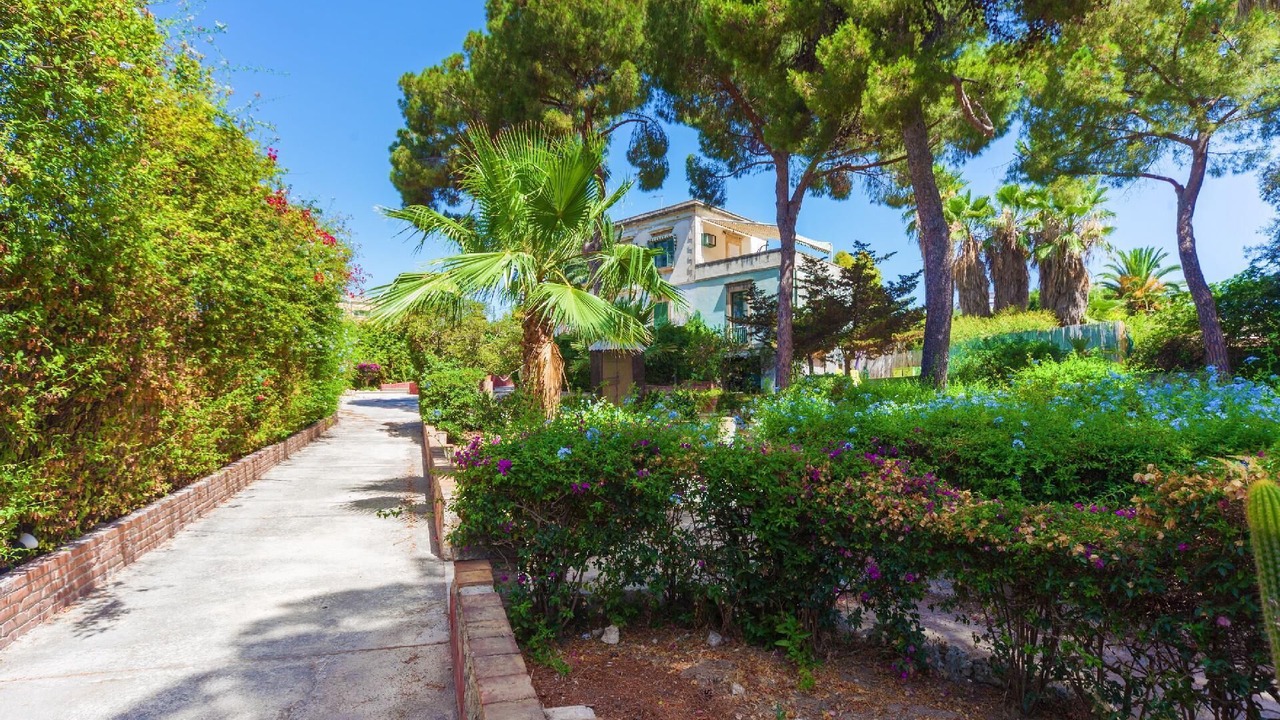 Photo of Outdoor in Acradina