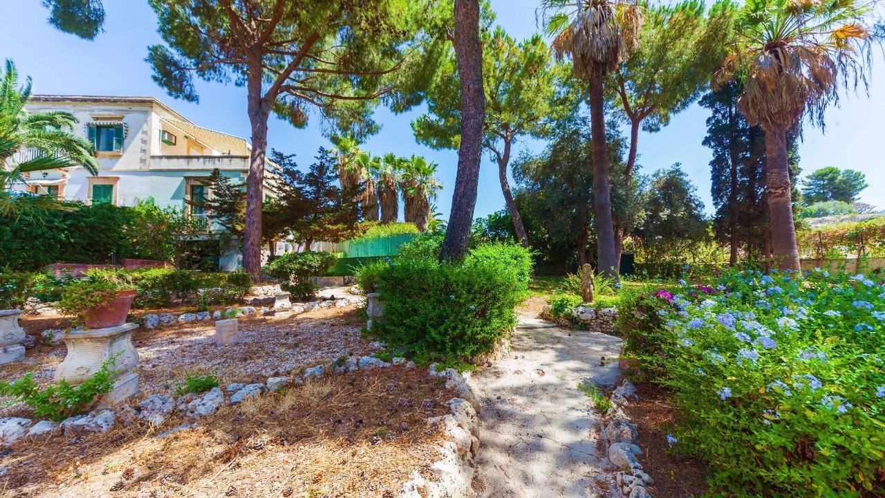 Photo of Outdoor in Acradina