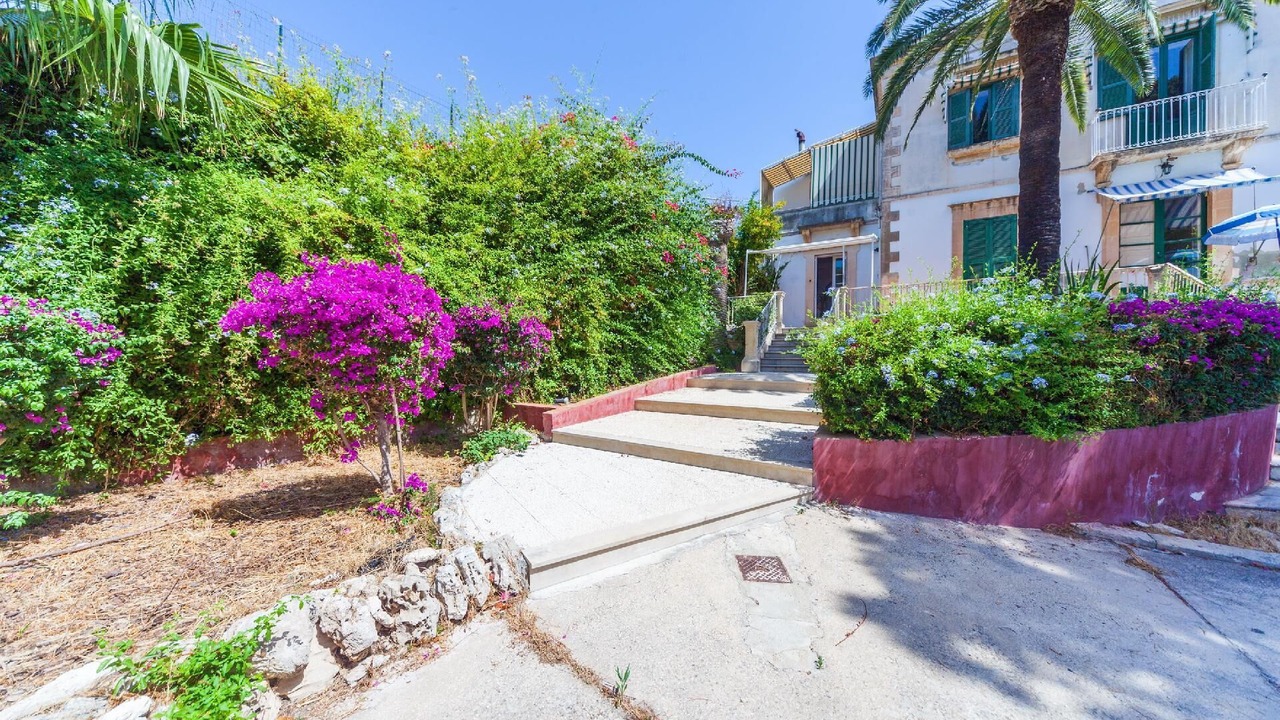 Photo of Outdoor in Acradina