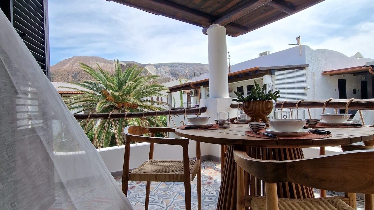 Photo of Outdoor in Vulcano Porto