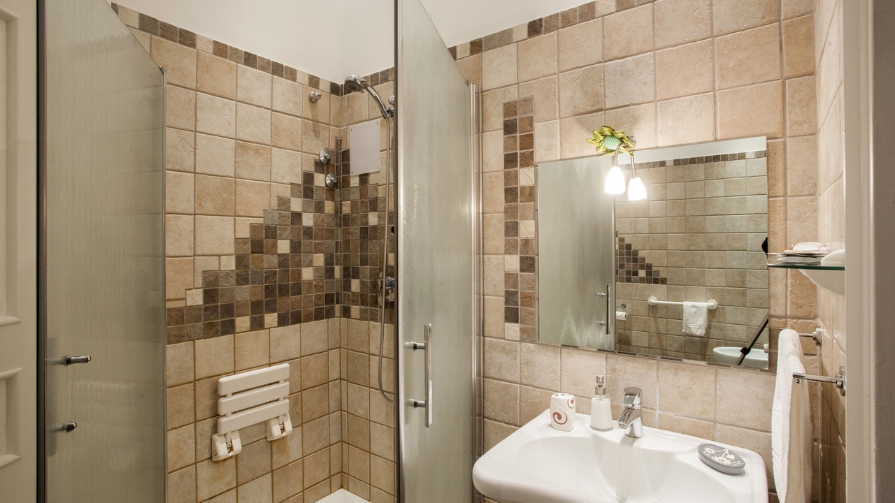 Photo of Bathroom in Picanello-Ognina-Barriera-Canalicchio