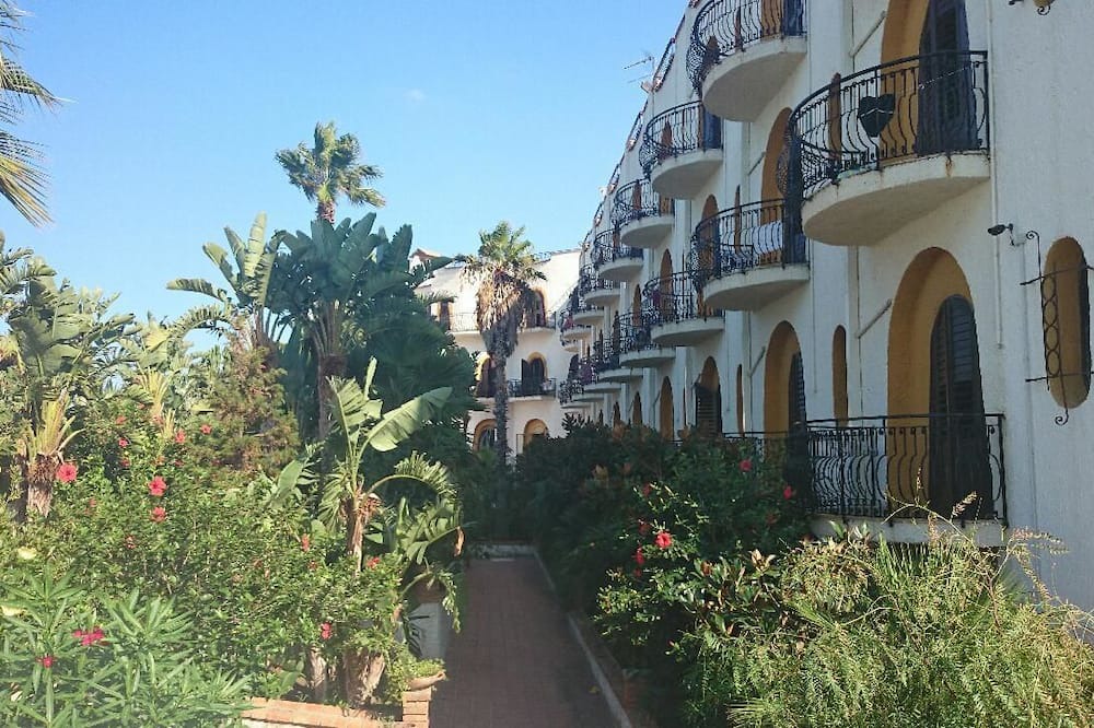 Photo of Outdoor in Patti
