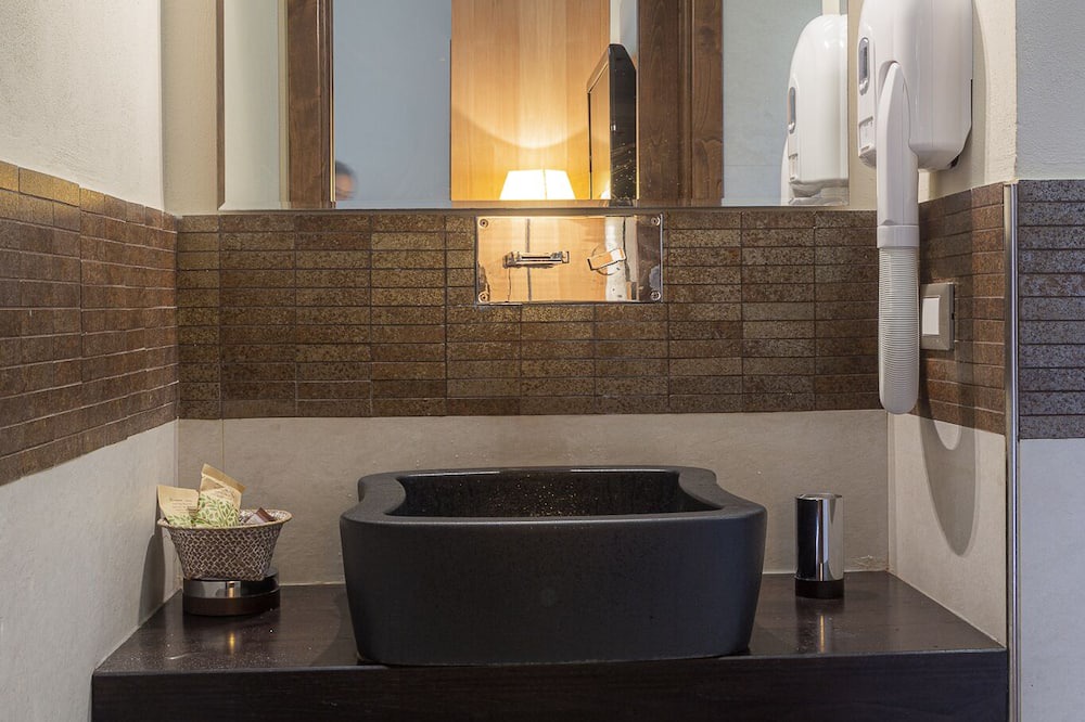 Photo of Bathroom in Collesano