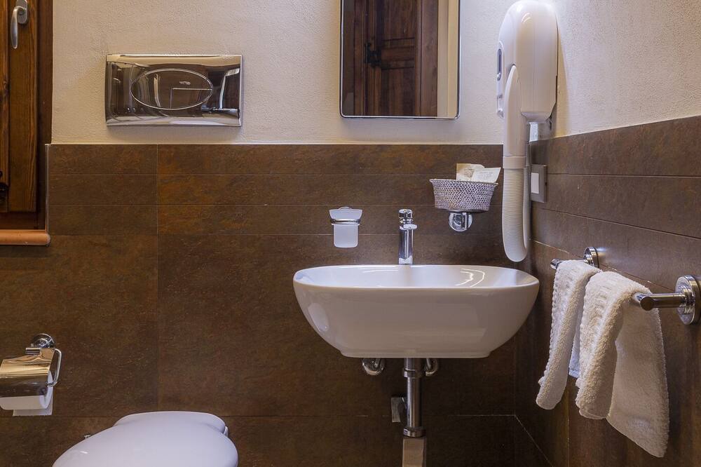 Photo of Bathroom in Collesano