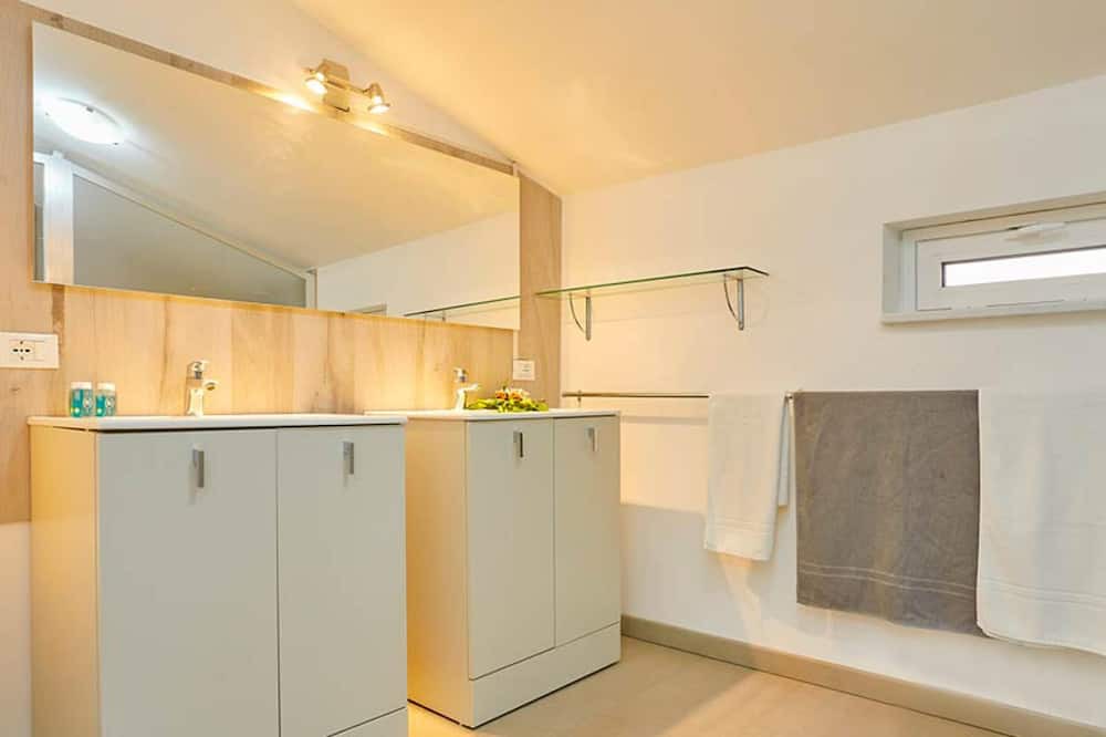 Photo of Bathroom in Favara