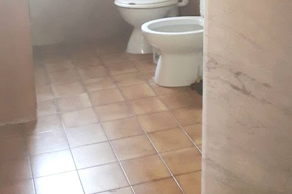 Photo of Bathroom in Acate