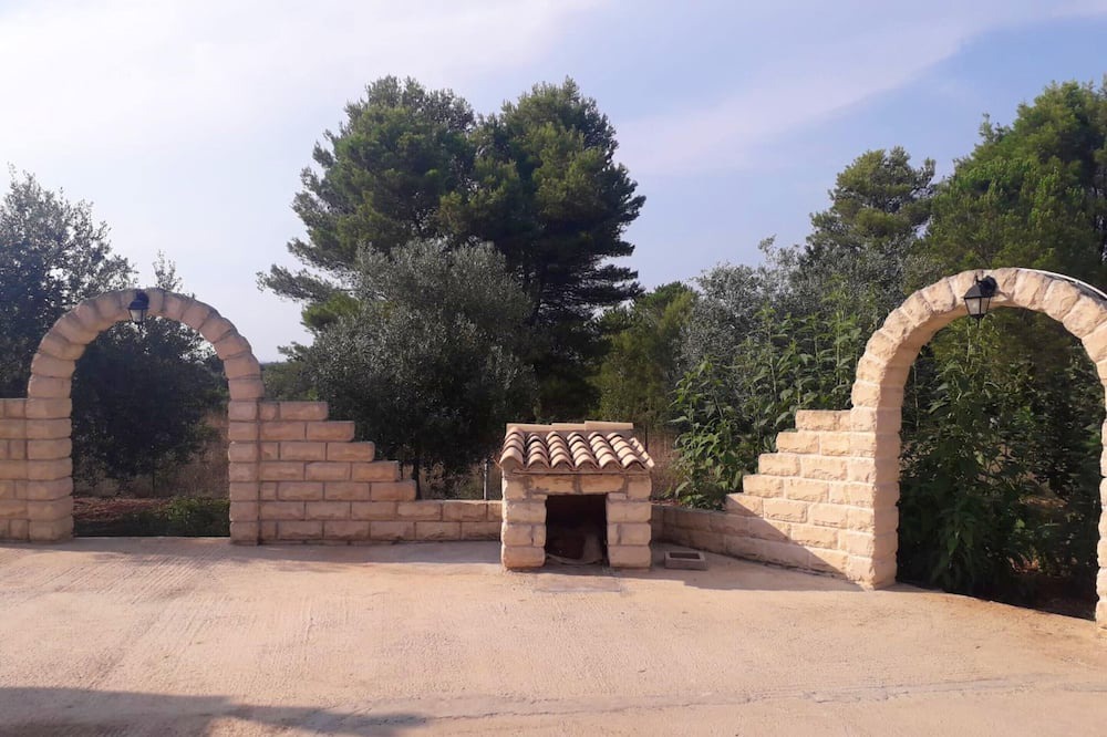 Photo of Others in Noto