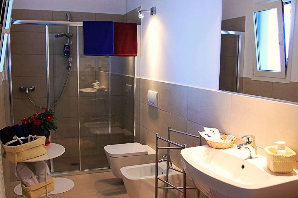 Photo of Bathroom in Villa San Giovanni