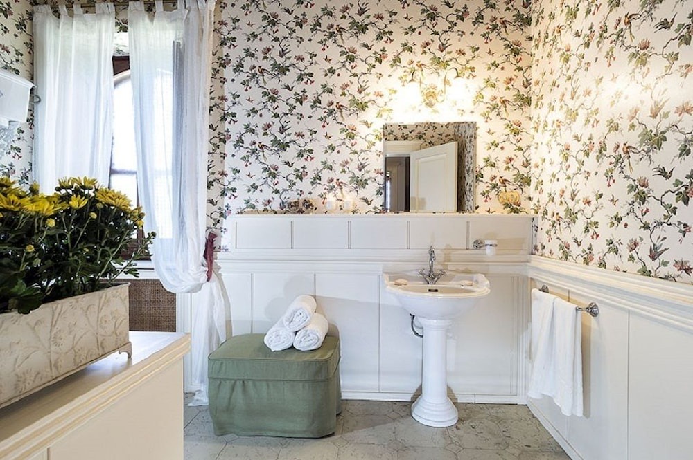 Photo of Bathroom in Carrozziere