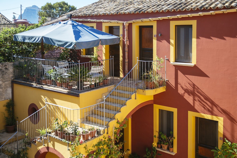 Photo of Patio Balcony in Purgatorio