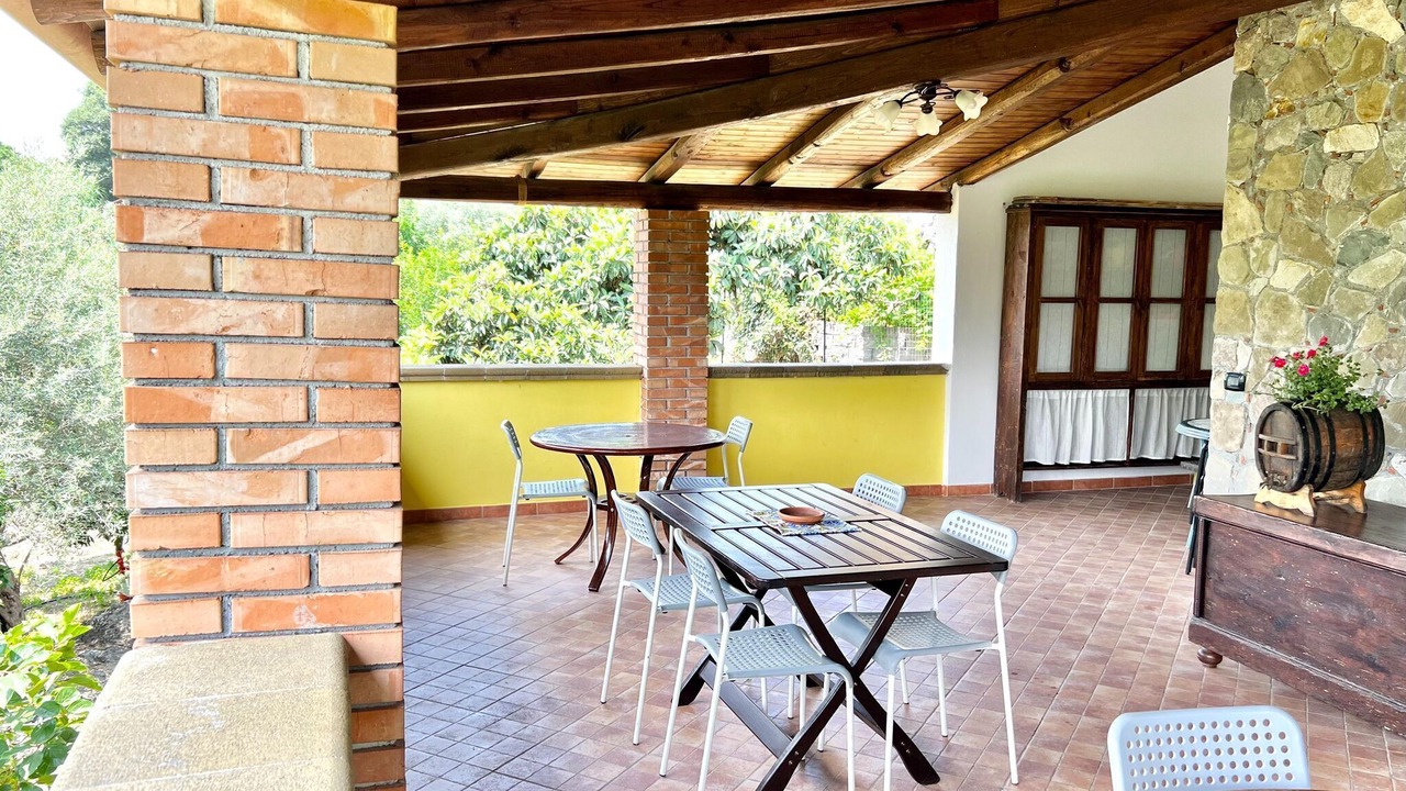 Photo of Patio Balcony in Mitogio