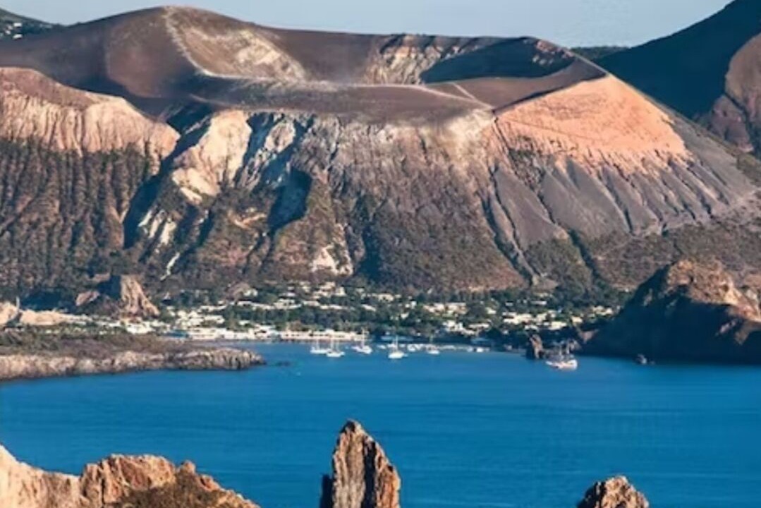 Photo of Others in Vulcano