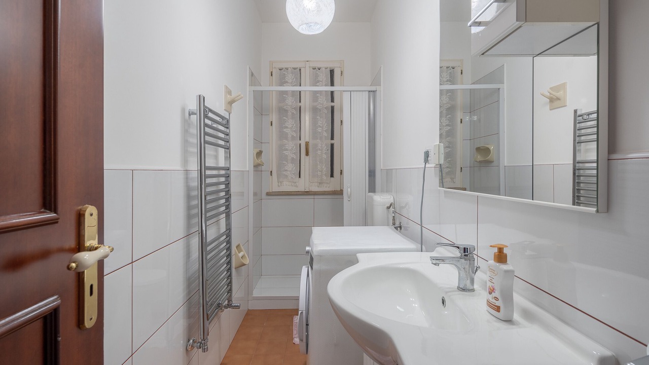 Photo of Bathroom in Brucoli