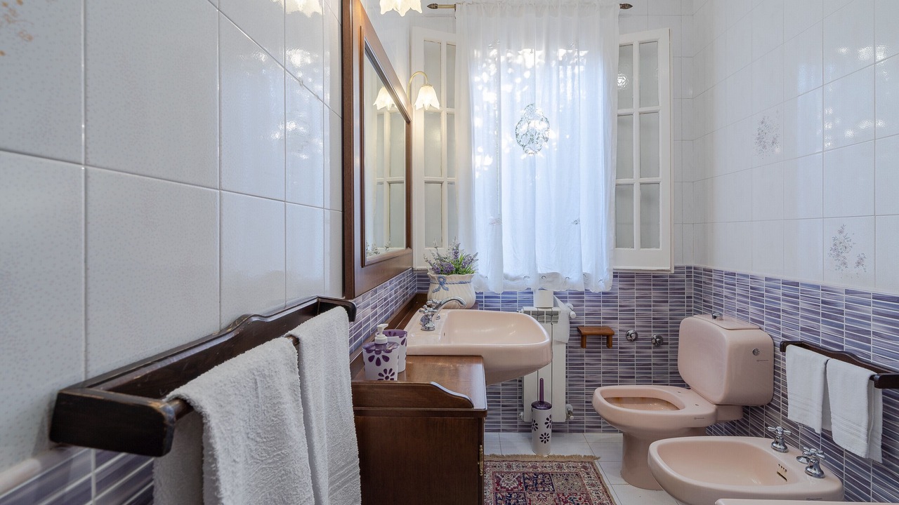 Photo of Bathroom in Brucoli