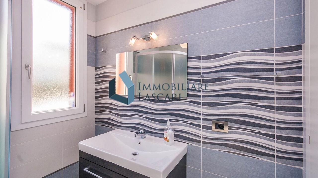 Photo of Bathroom in Lascari