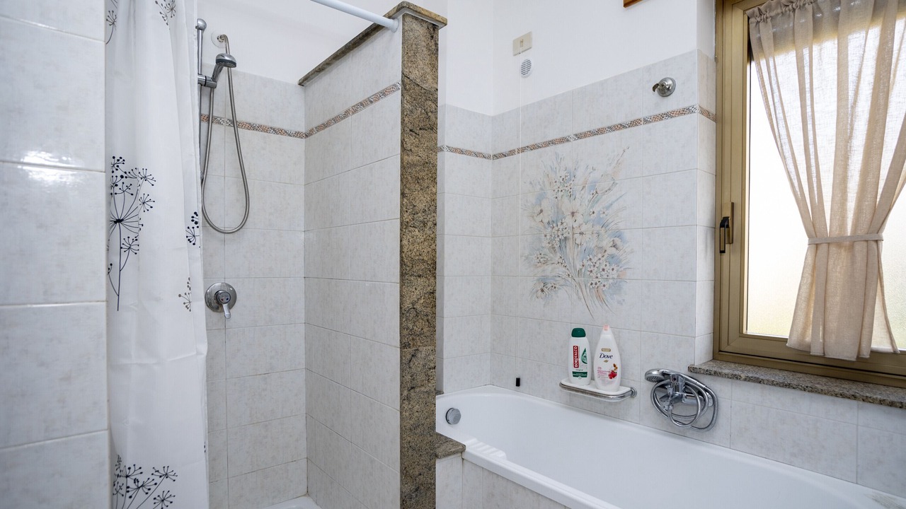 Photo of Bathroom in Capri Leone