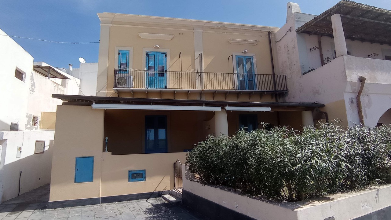 Photo of Outdoor in Lingua