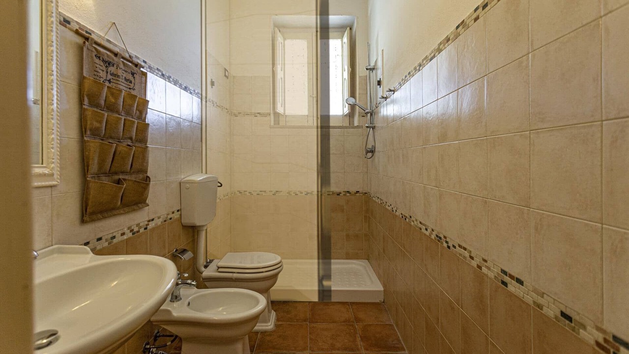 Photo of Others in Noto