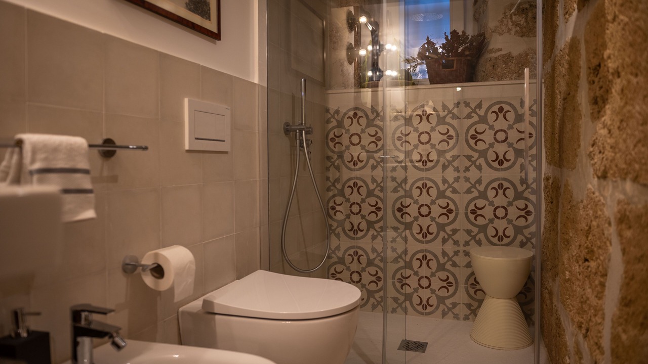 Photo of Bathroom in Noto Historic Centre