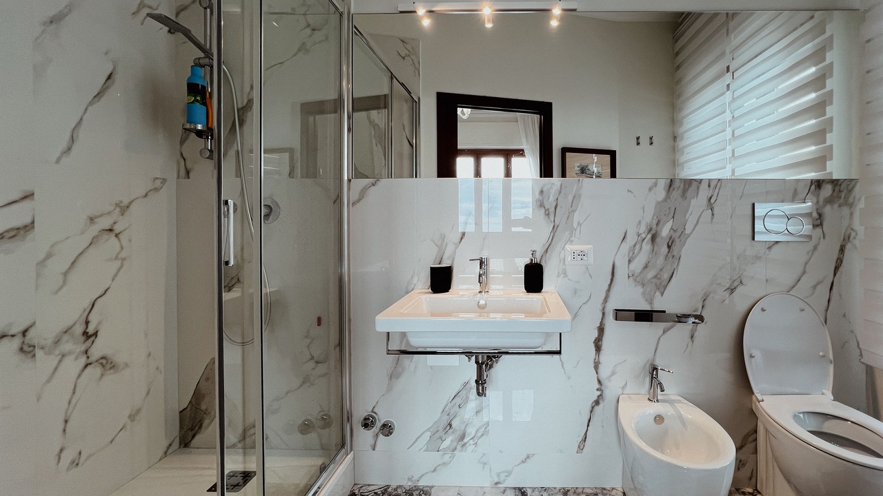 Photo of Bathroom in Picanello-Ognina-Barriera-Canalicchio