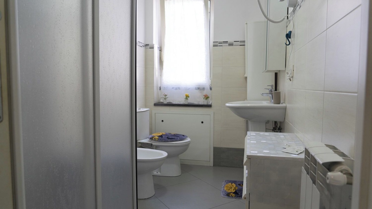 Photo of Bathroom in Picanello-Ognina-Barriera-Canalicchio