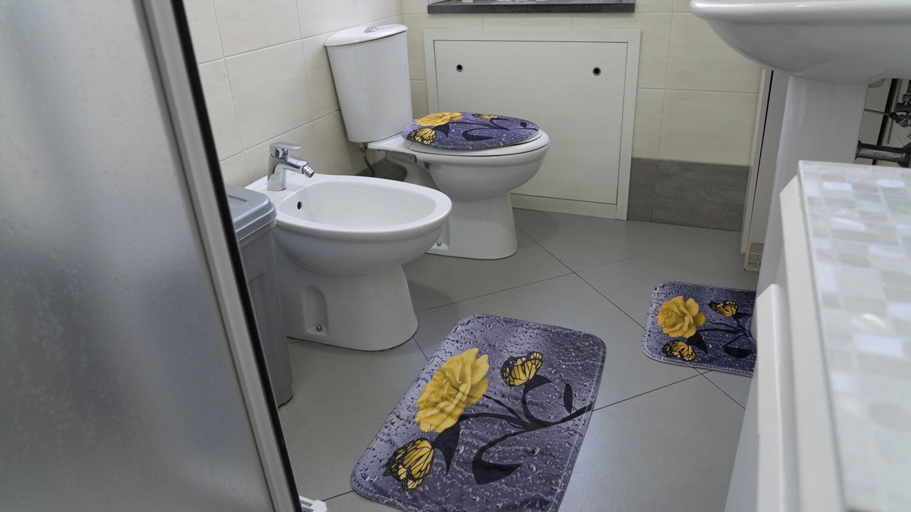 Photo of Bathroom in Picanello-Ognina-Barriera-Canalicchio
